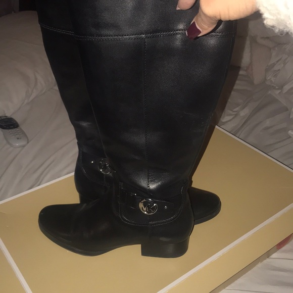 Michael Kors Harland Boot - Picture 1 of 4